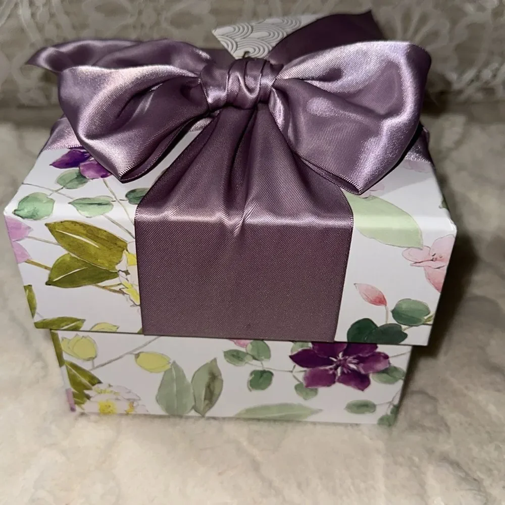 PAPYRUS Set of Two Floral Top White Lavender Bow Square Nesting Gift Boxes